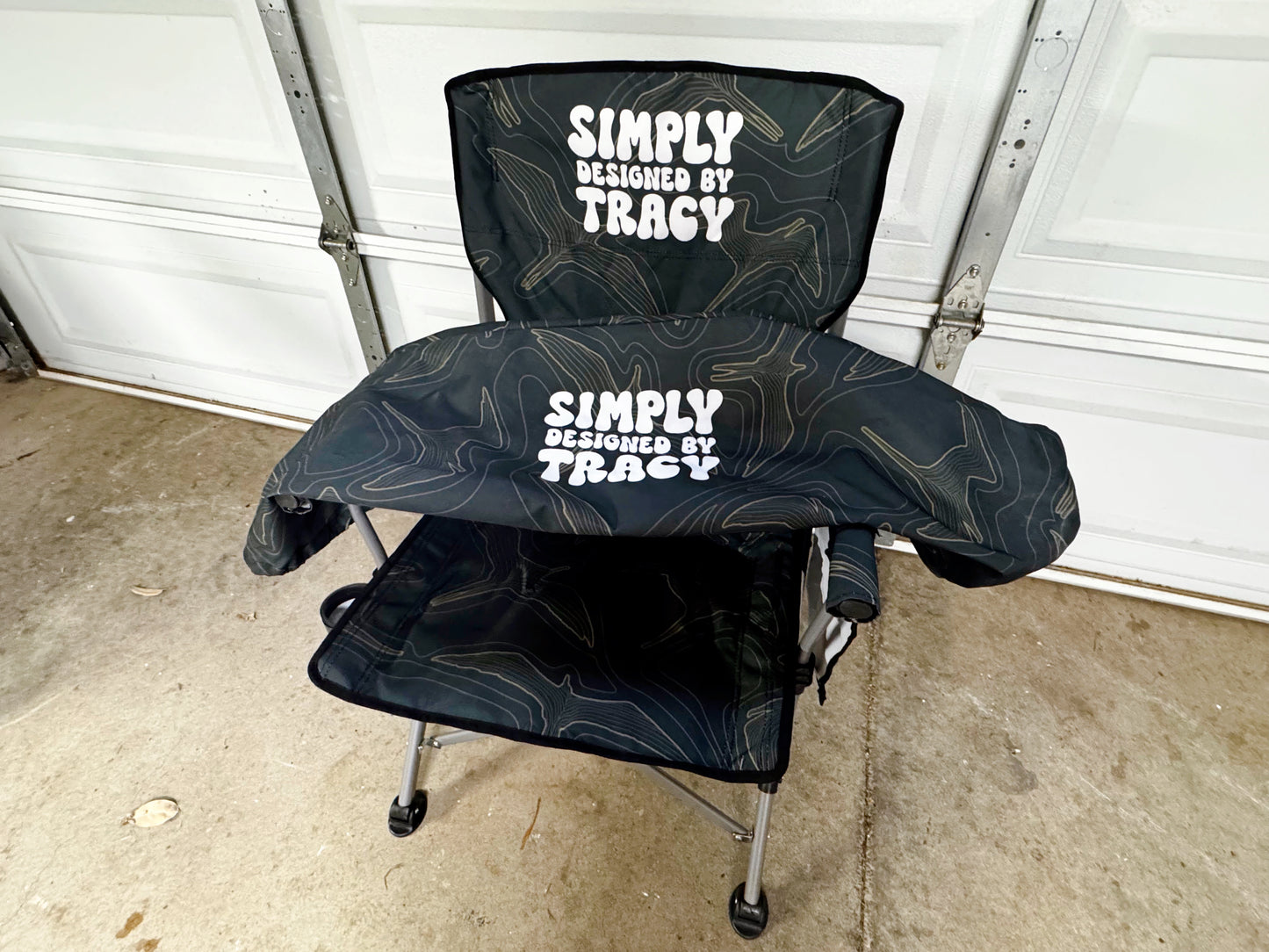 Holoholo Chair - Abstract Iwa Birds