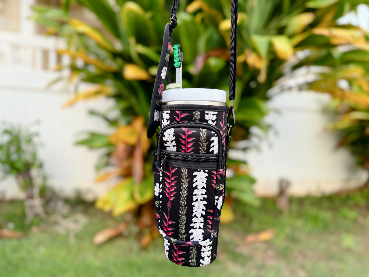 40oz Dupe Crossbody - Black Heliconia Pikake Plumeria