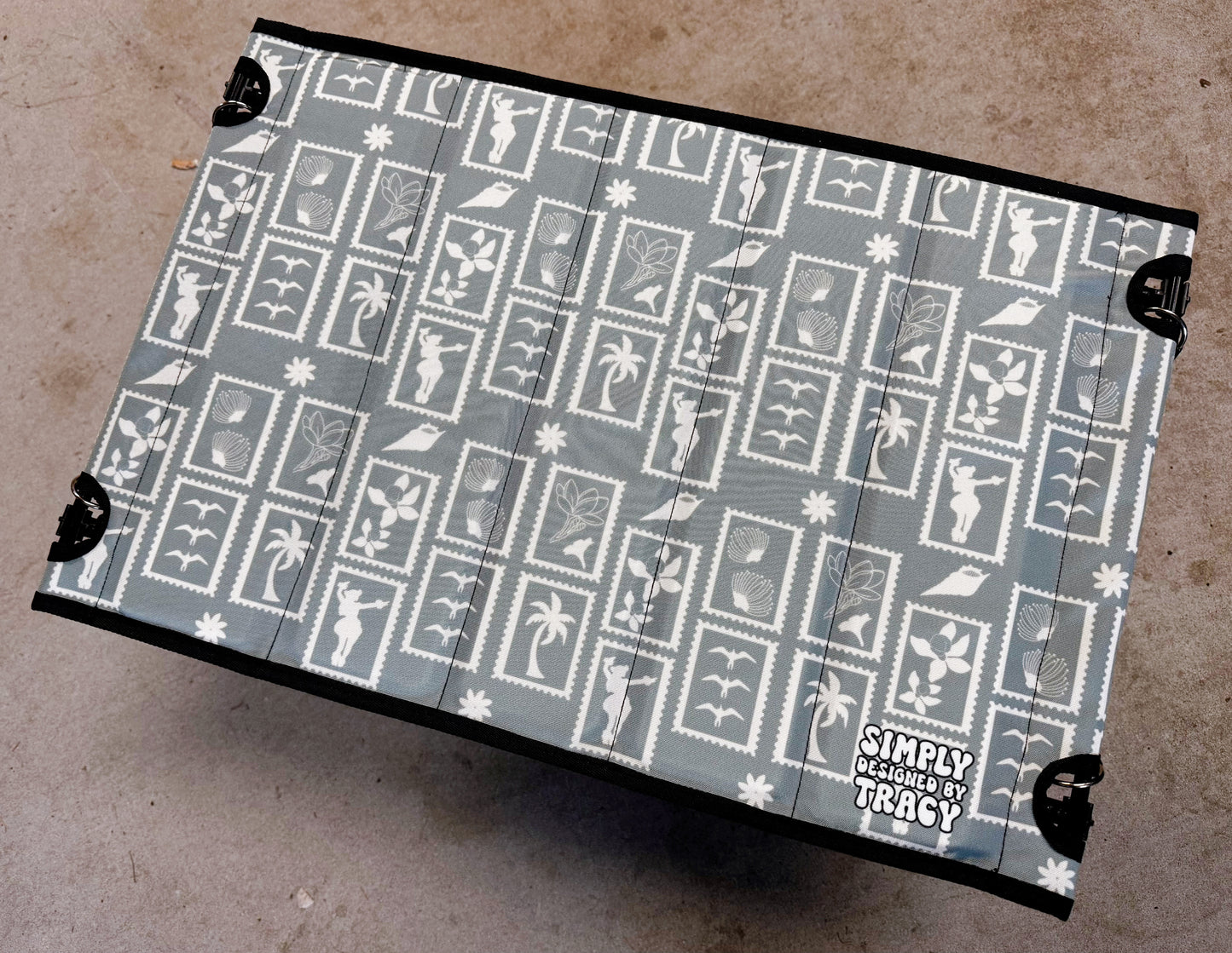 Holoholo Table - Aloha Stamps